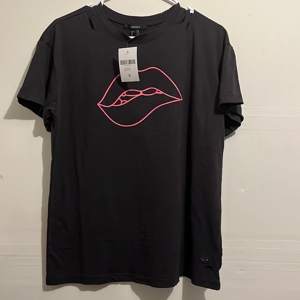 Womens distressed top C2
